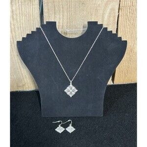 Avon NWT Signed Silver Tone Filigree Rhinestone Necklace Pierced Earrings J288